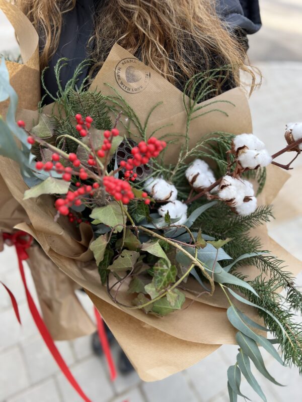 Зимен букет “Winter beauties”