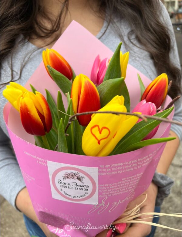 Букет от лалета “Love tulips” 🌷
