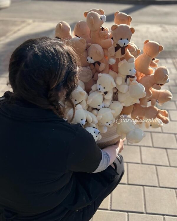 Кошница с плюшени мечета  “Мечешка прегръдка ”🐻🐻🐻