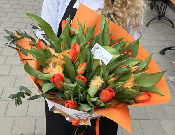 Букет от лалета  “Best wishes”