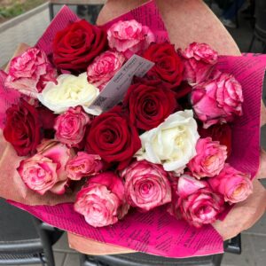 Букет от 21 рози “Романтична хармония”
