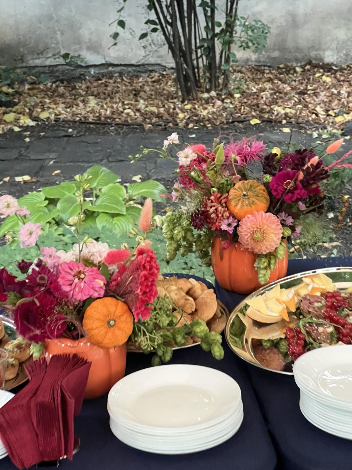 Цветята с мисия: Siana Flowers за Dream House и Британското посолство „British Embassy Sofia“