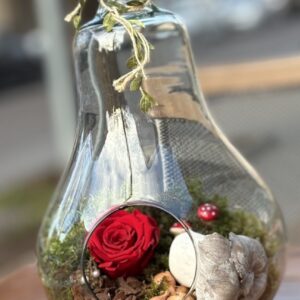 Вечна червена роза в стъкло “круша”! Ново!