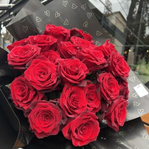 Букет от рози  “21 Причини да Те Обичам“