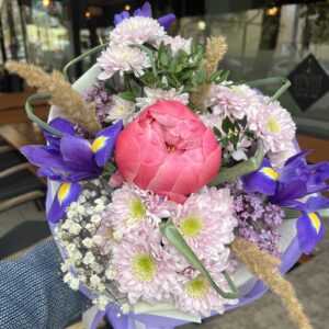 Букет “Божурена нежност”